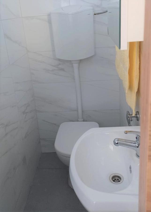 Apartment Neva Split With Free Private Parking Space Bagian luar foto