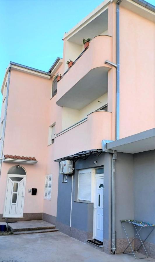 Apartment Neva Split With Free Private Parking Space Bagian luar foto