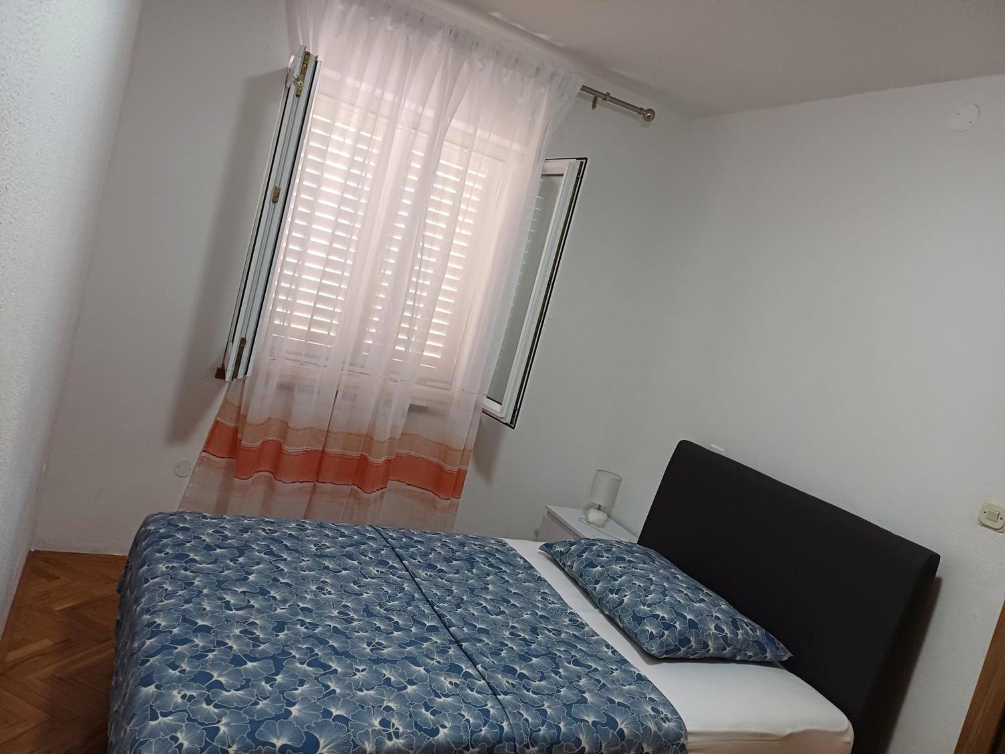Apartment Neva Split With Free Private Parking Space Bagian luar foto