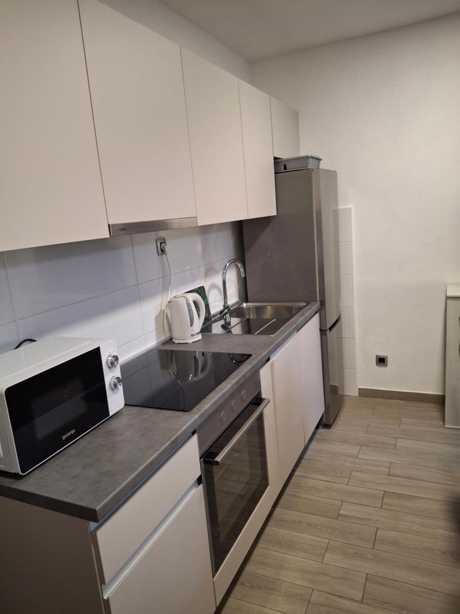 Apartment Neva Split With Free Private Parking Space Bagian luar foto